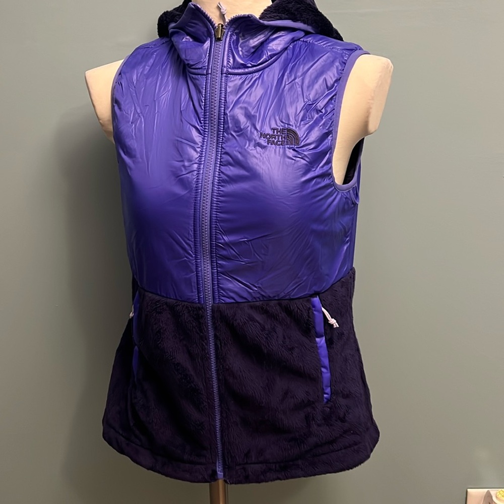 The north face vest jacket with hoodie size small